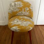 Chaise vintage toile jouy jaune