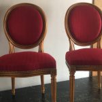 Paire de chaise Louis XVI médaillon rouge