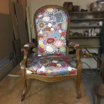 Fauteuil voltaire tissu multicolore
