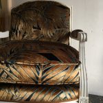 Fauteuil bergère tissu Nobilis feuillages or