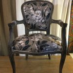 Fauteuil cabriolet style Louis XV tissu Ridex fleurs
