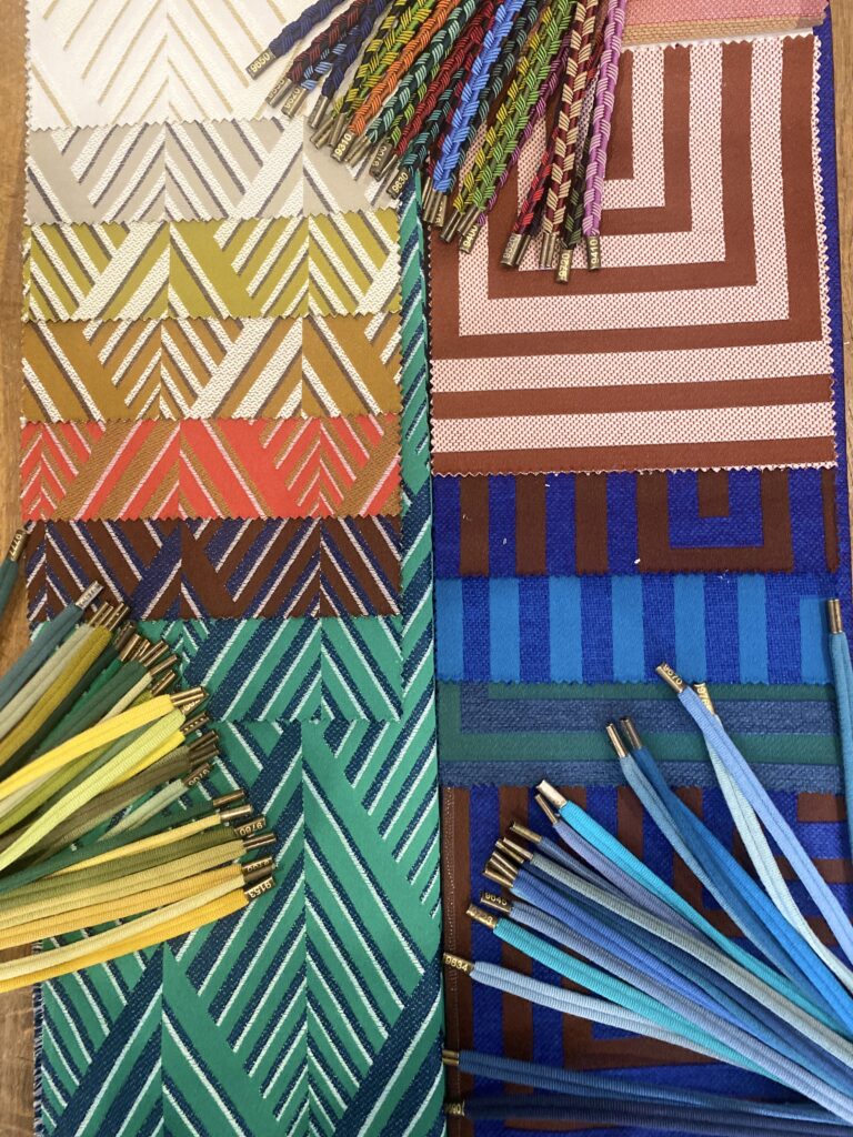 Echantillon Lelièvre Paris. Motifs et couleurs vives