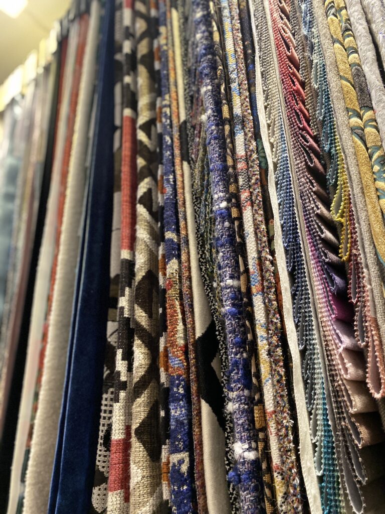 Echantillons de tissus de grandes maisons d'édition.